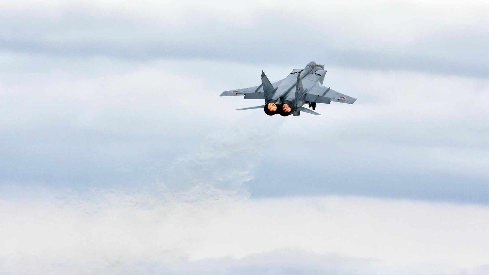 外教管理与本土文化融合挑战，外教体系